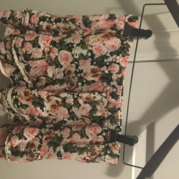 Floral skirt - Picture 2 of 2